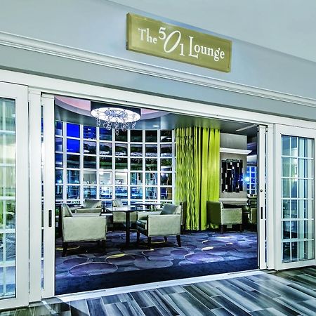 La Quinta Inn & Suites By Wyndham San Antonio Riverwalk Екстериор снимка