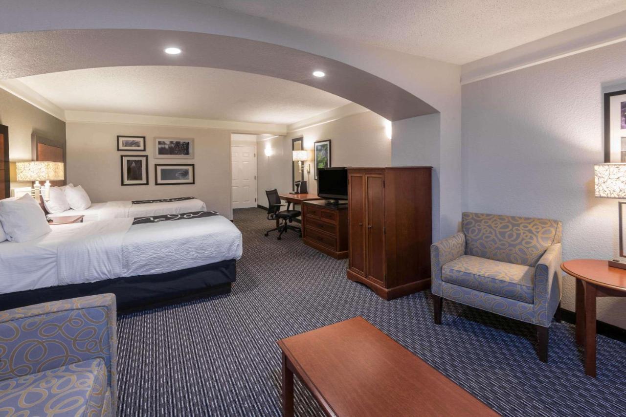 La Quinta Inn & Suites By Wyndham San Antonio Riverwalk Екстериор снимка