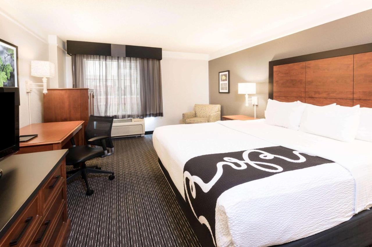 La Quinta Inn & Suites By Wyndham San Antonio Riverwalk Екстериор снимка