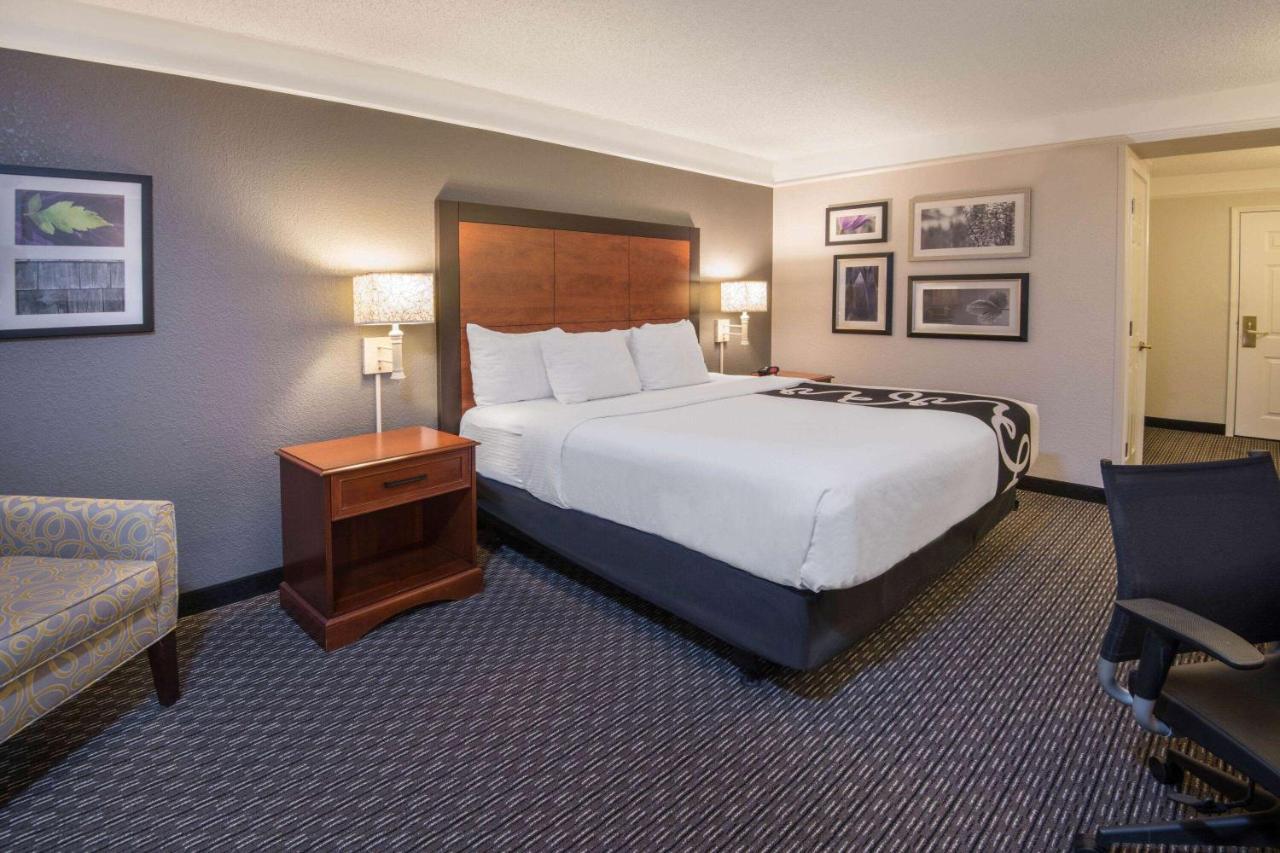 La Quinta Inn & Suites By Wyndham San Antonio Riverwalk Екстериор снимка
