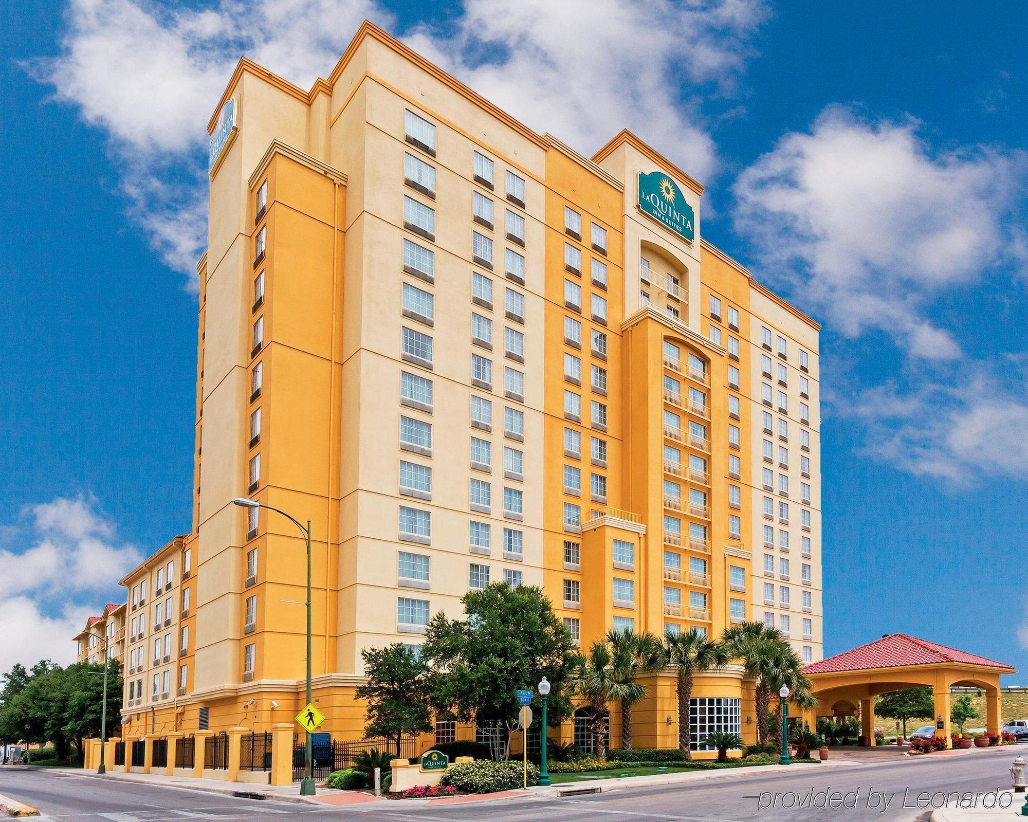 La Quinta Inn & Suites By Wyndham San Antonio Riverwalk Екстериор снимка