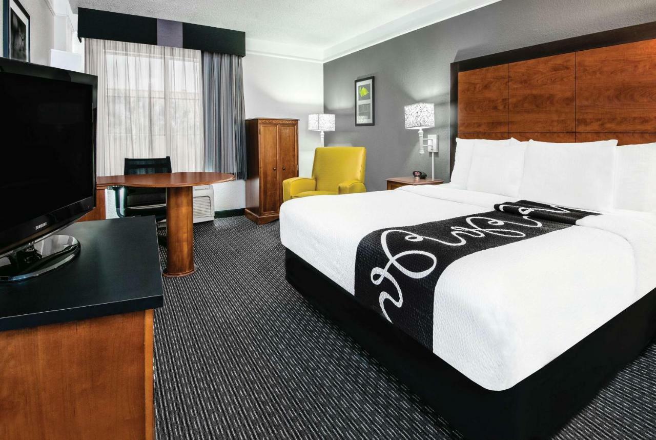 La Quinta Inn & Suites By Wyndham San Antonio Riverwalk Екстериор снимка