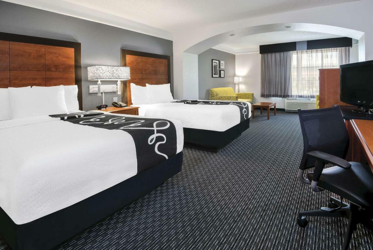 La Quinta Inn & Suites By Wyndham San Antonio Riverwalk Екстериор снимка
