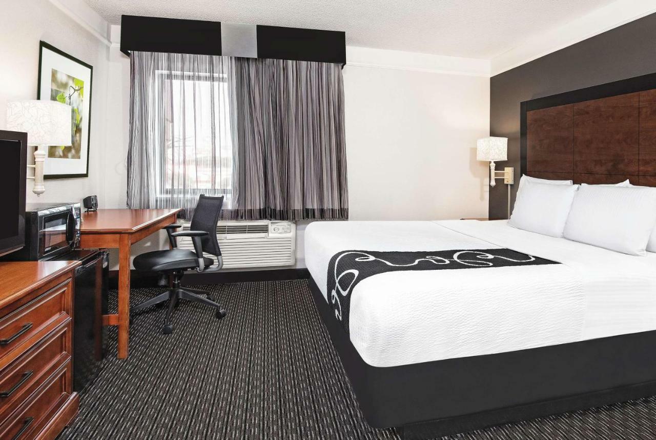 La Quinta Inn & Suites By Wyndham San Antonio Riverwalk Екстериор снимка