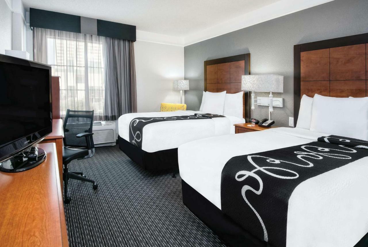 La Quinta Inn & Suites By Wyndham San Antonio Riverwalk Екстериор снимка
