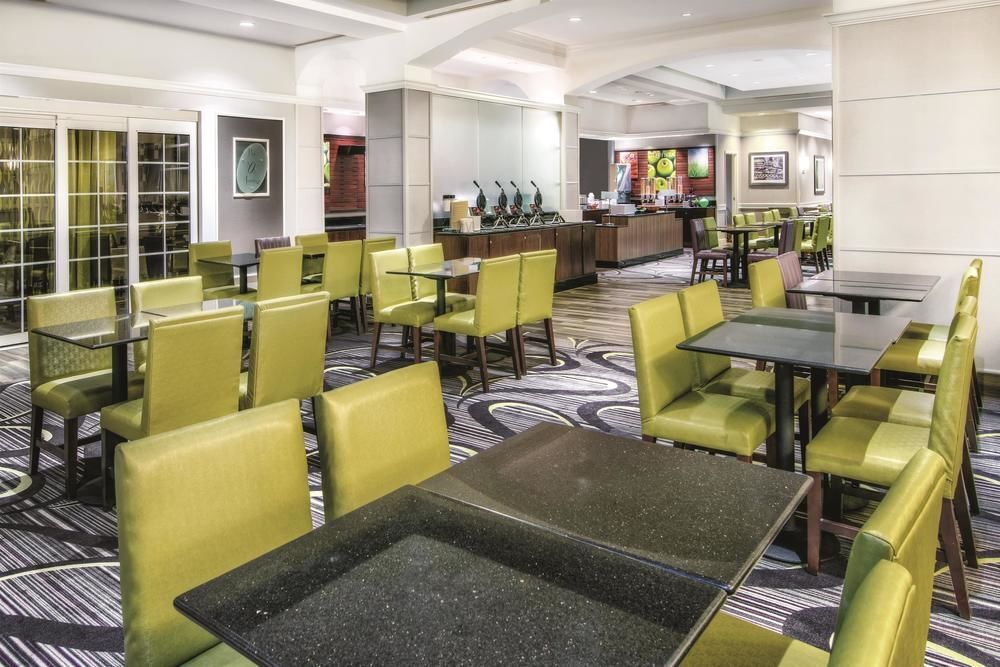 La Quinta Inn & Suites By Wyndham San Antonio Riverwalk Екстериор снимка