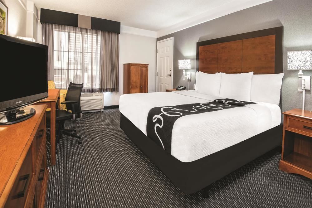 La Quinta Inn & Suites By Wyndham San Antonio Riverwalk Екстериор снимка