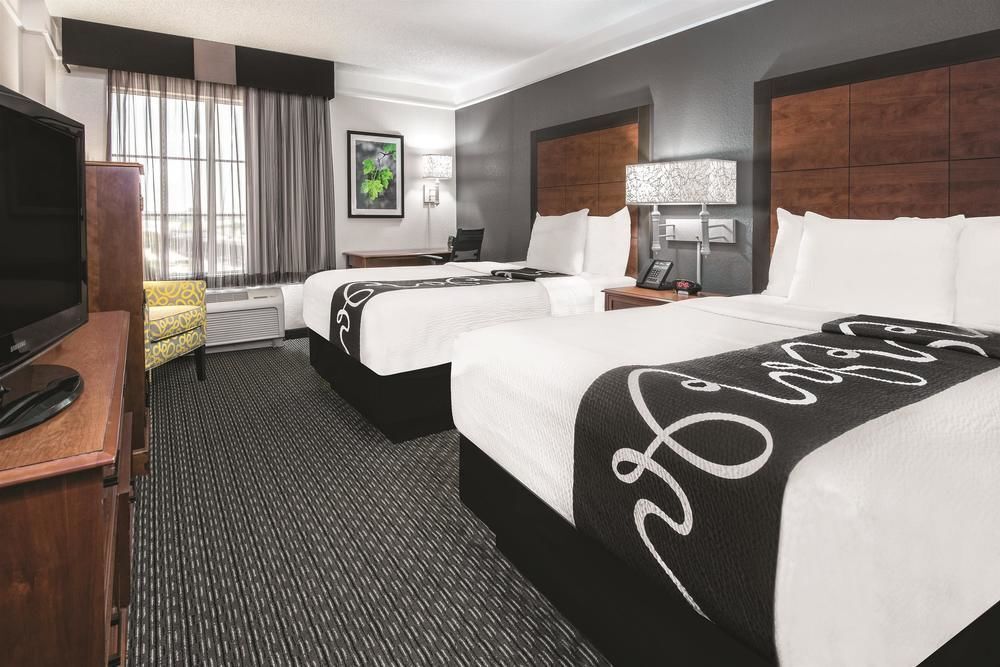 La Quinta Inn & Suites By Wyndham San Antonio Riverwalk Екстериор снимка